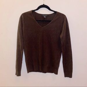 V neck knit sweater